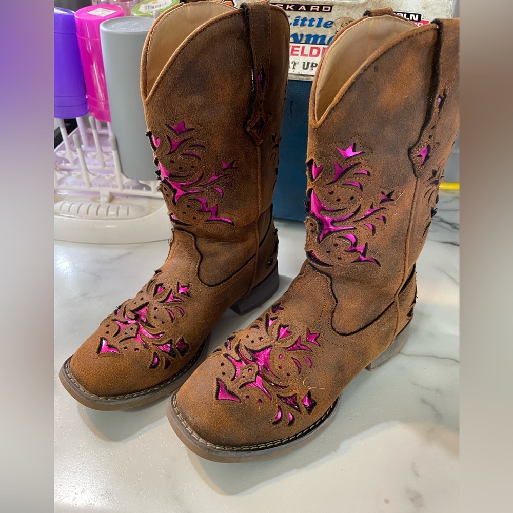 Girls Roper boots size 2. Great condition.